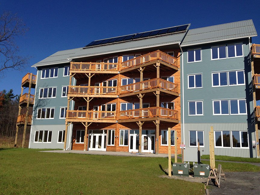 This image has an empty alt attribute; its file name is tree.jpg